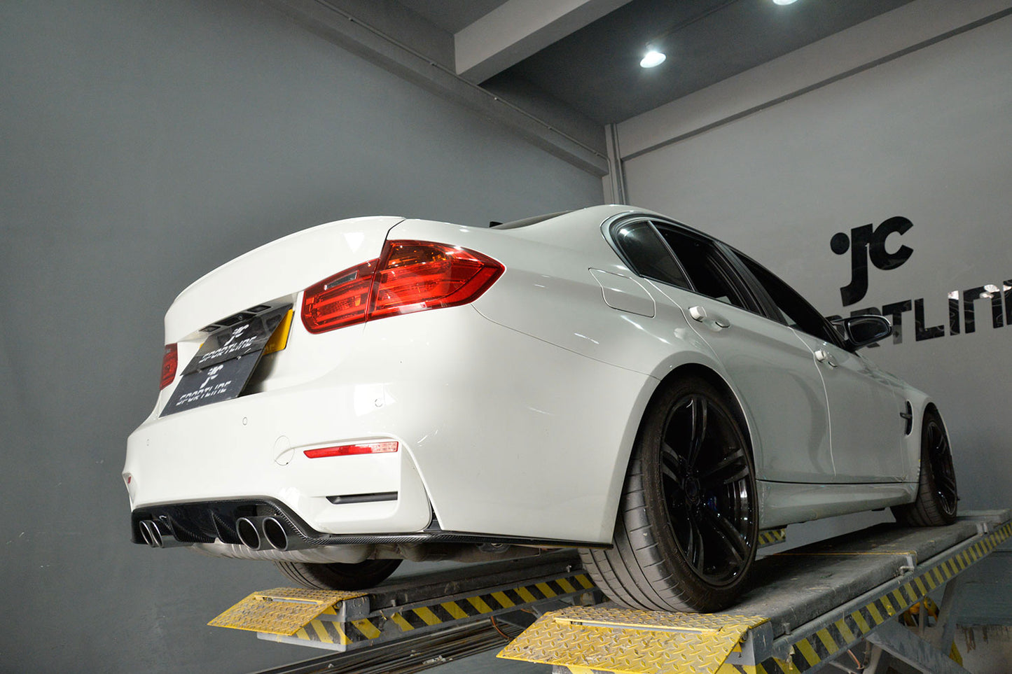 BMW M3 M4 F80 F82 F83 Carbon Fibre Rear Diffuser