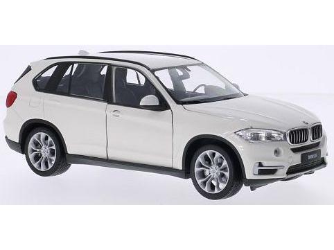 BMW X5 White 1:24 Scale Welly Diecast Model