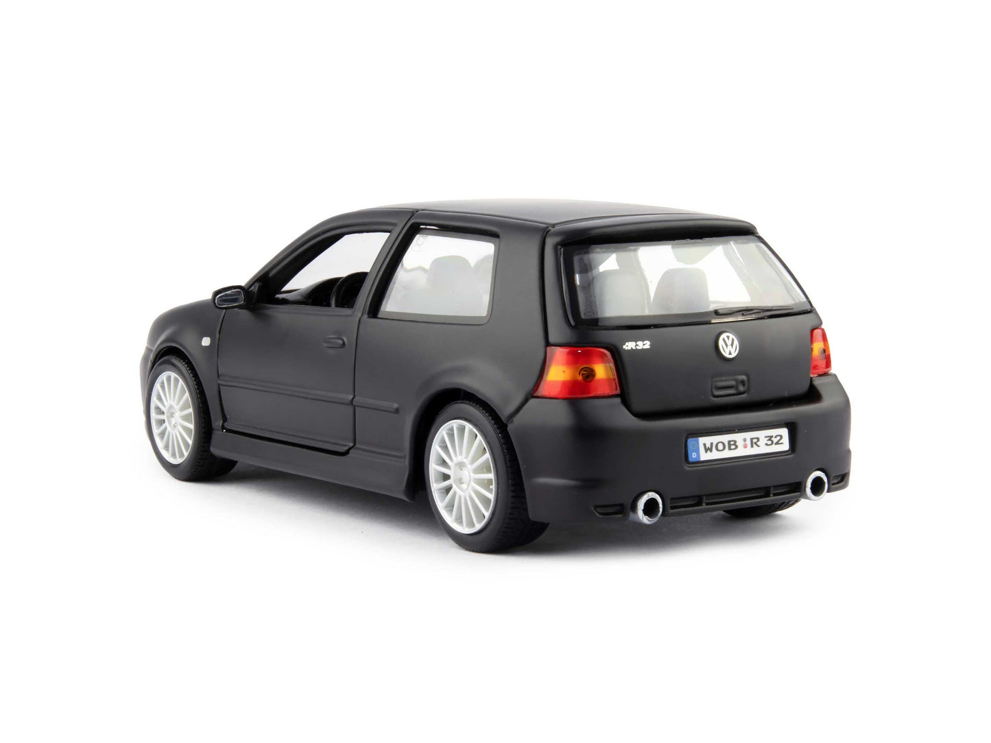Volkswagen Golf Mk4 R32 Black 1:24 Scale Maisto Diecast Model