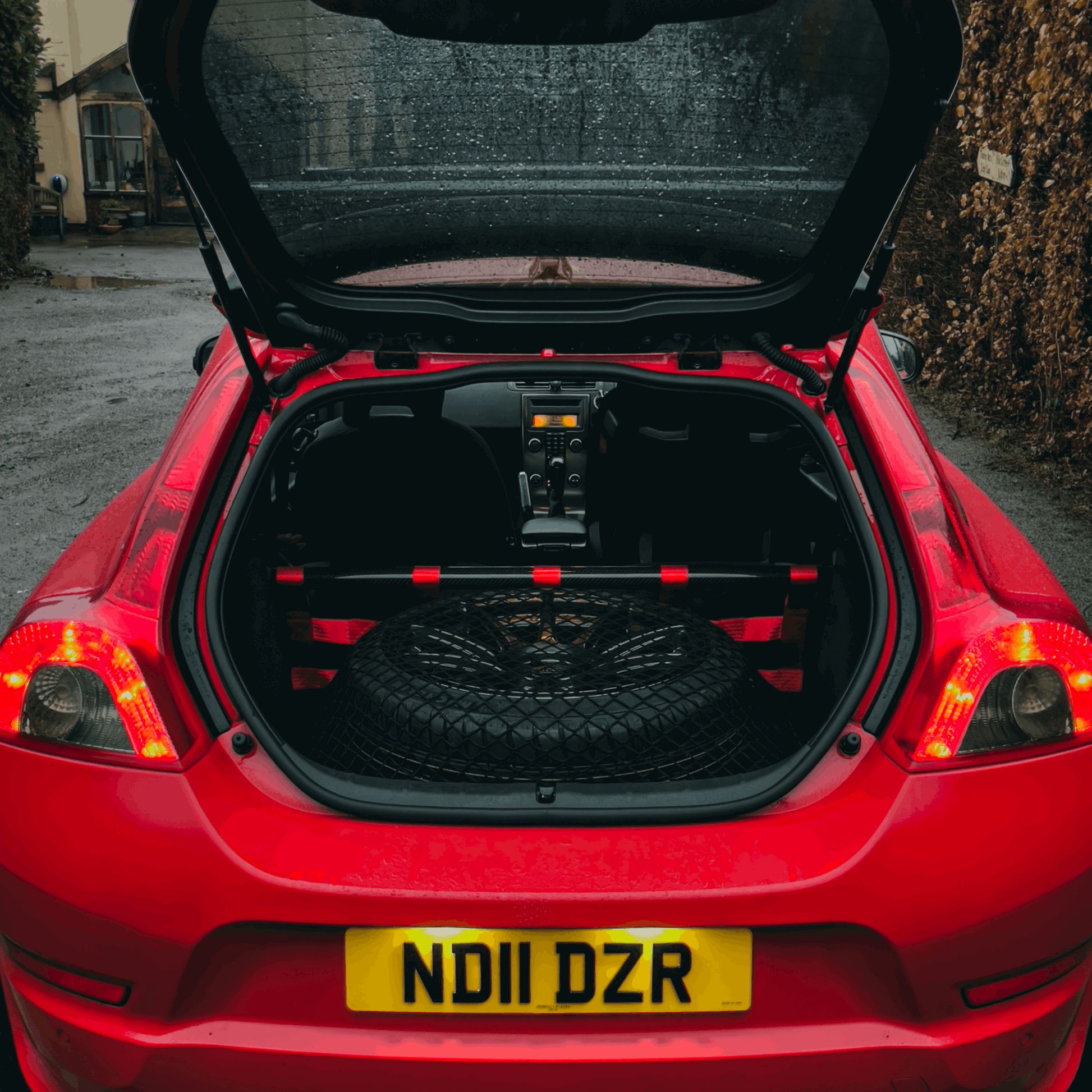 Volvo C30 Strut bar and Cargo net